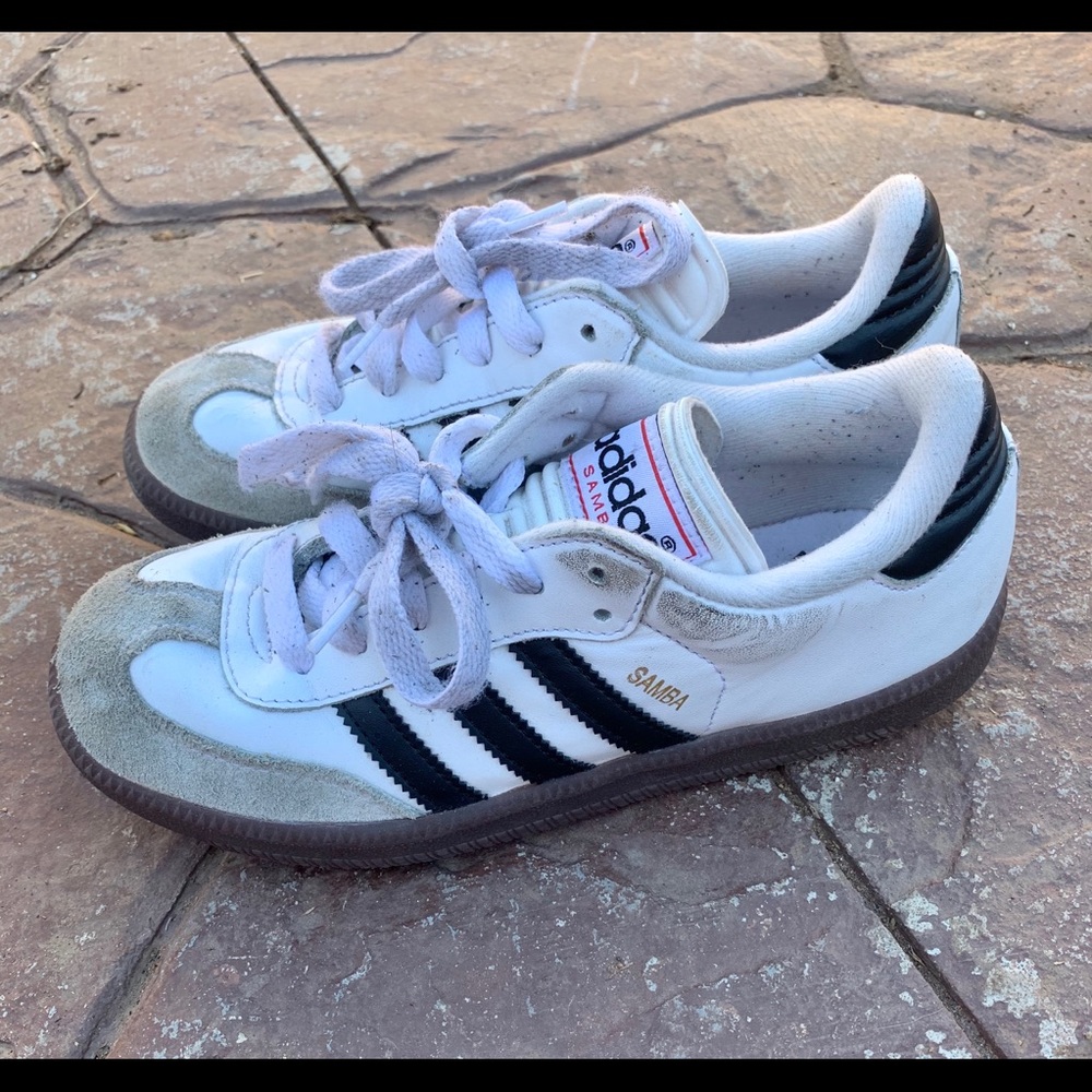 White Adidas kids tennis shoes Size 3